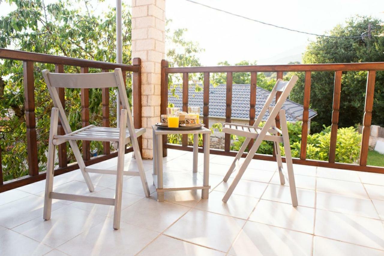 To Archontiko Tis Nikis Guest House อิโออันนินา ภายนอก รูปภาพ