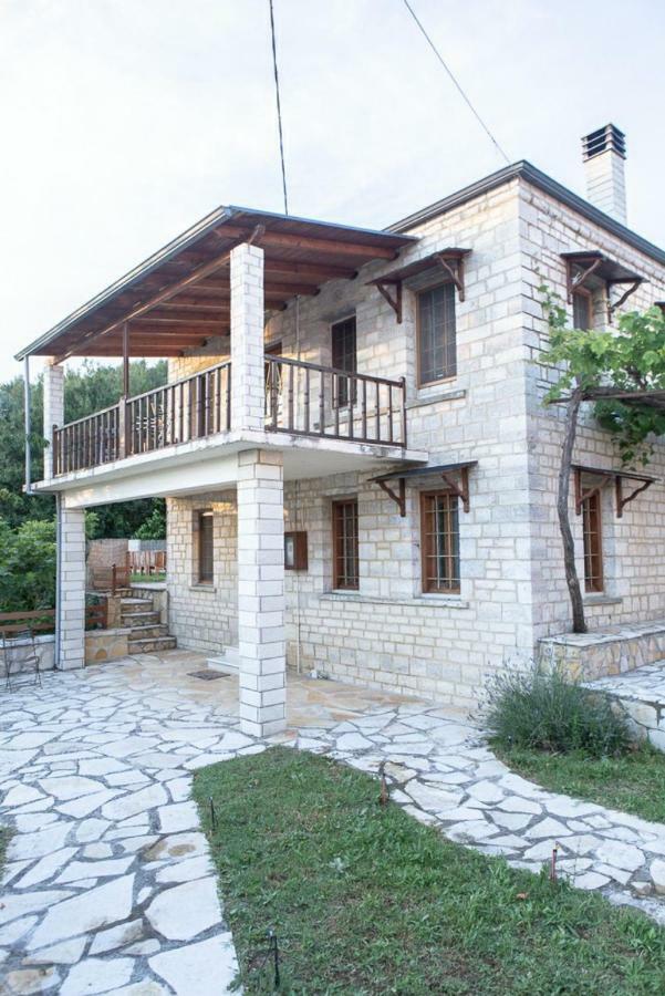 To Archontiko Tis Nikis Guest House อิโออันนินา ภายนอก รูปภาพ