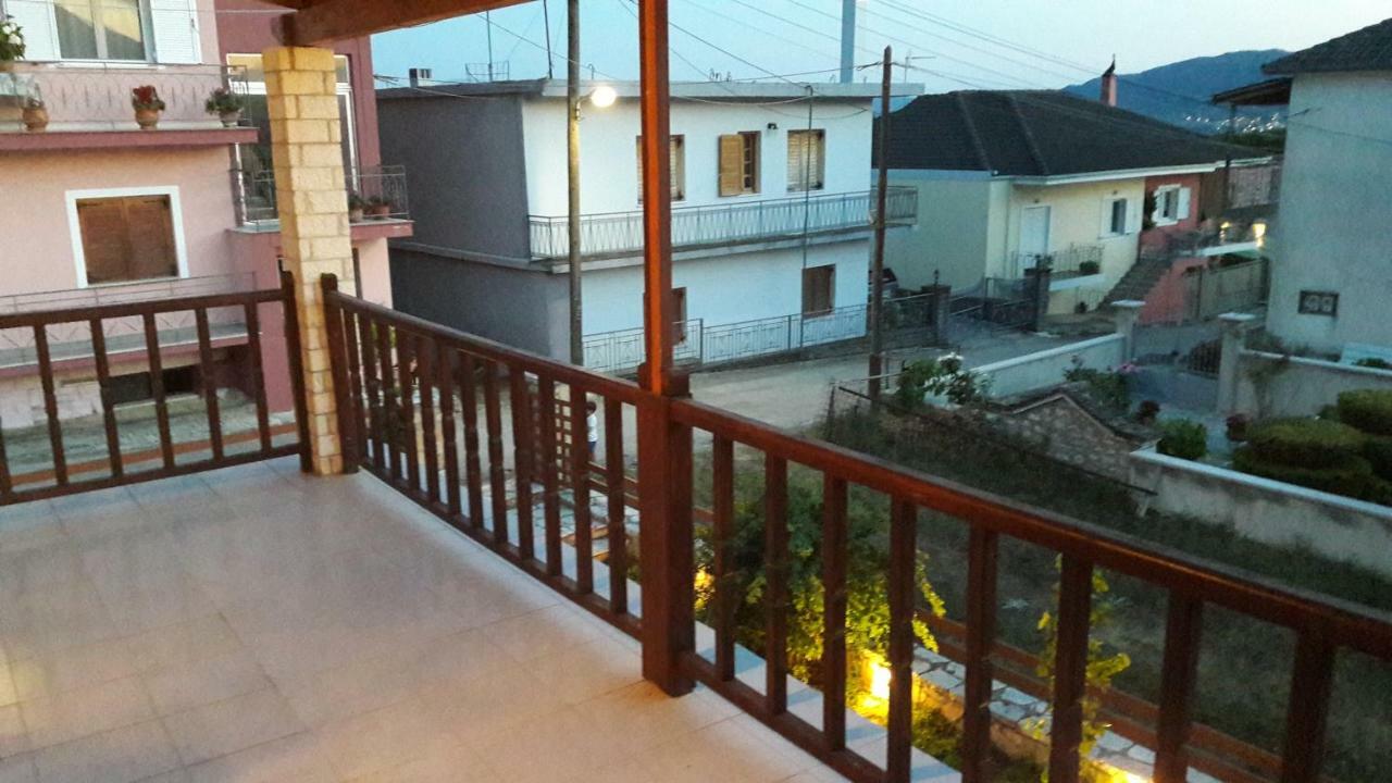 To Archontiko Tis Nikis Guest House อิโออันนินา ภายนอก รูปภาพ