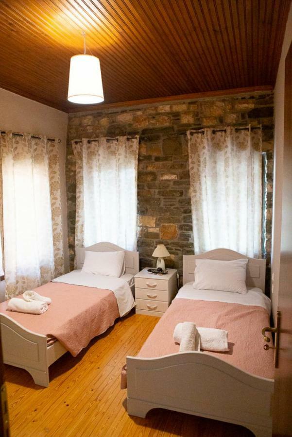 To Archontiko Tis Nikis Guest House อิโออันนินา ภายนอก รูปภาพ